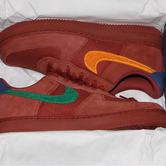 Nike Air Force 1 Low 'La Familia’ Red SP DV5153-600 Mens Size 11 Women’s 12.5 - Picture 15 of 16